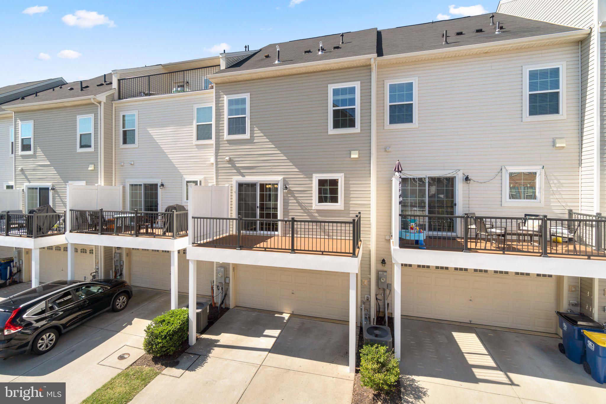 BLUE STREAM - Residential Lease