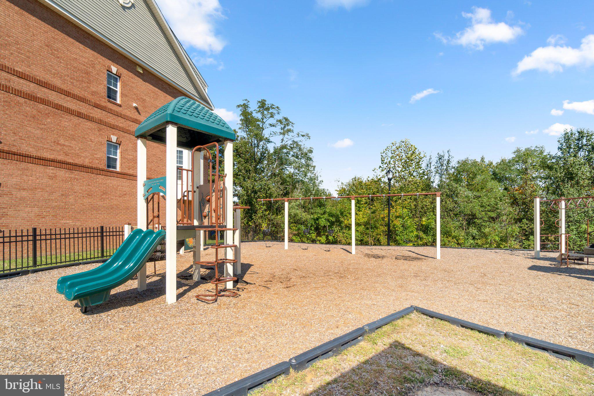 BLUE STREAM - Residential Lease