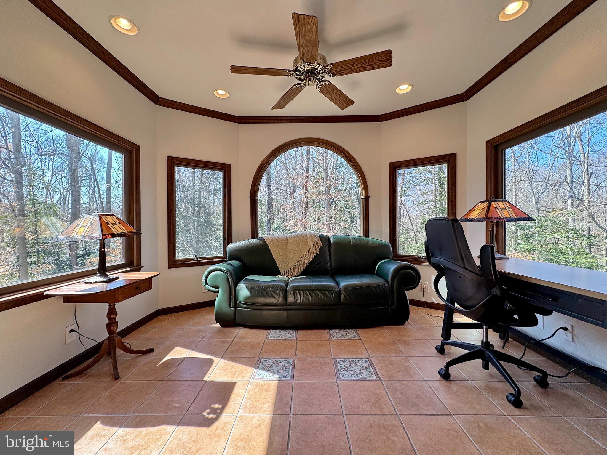 CAERNARVON WOODS - Residential