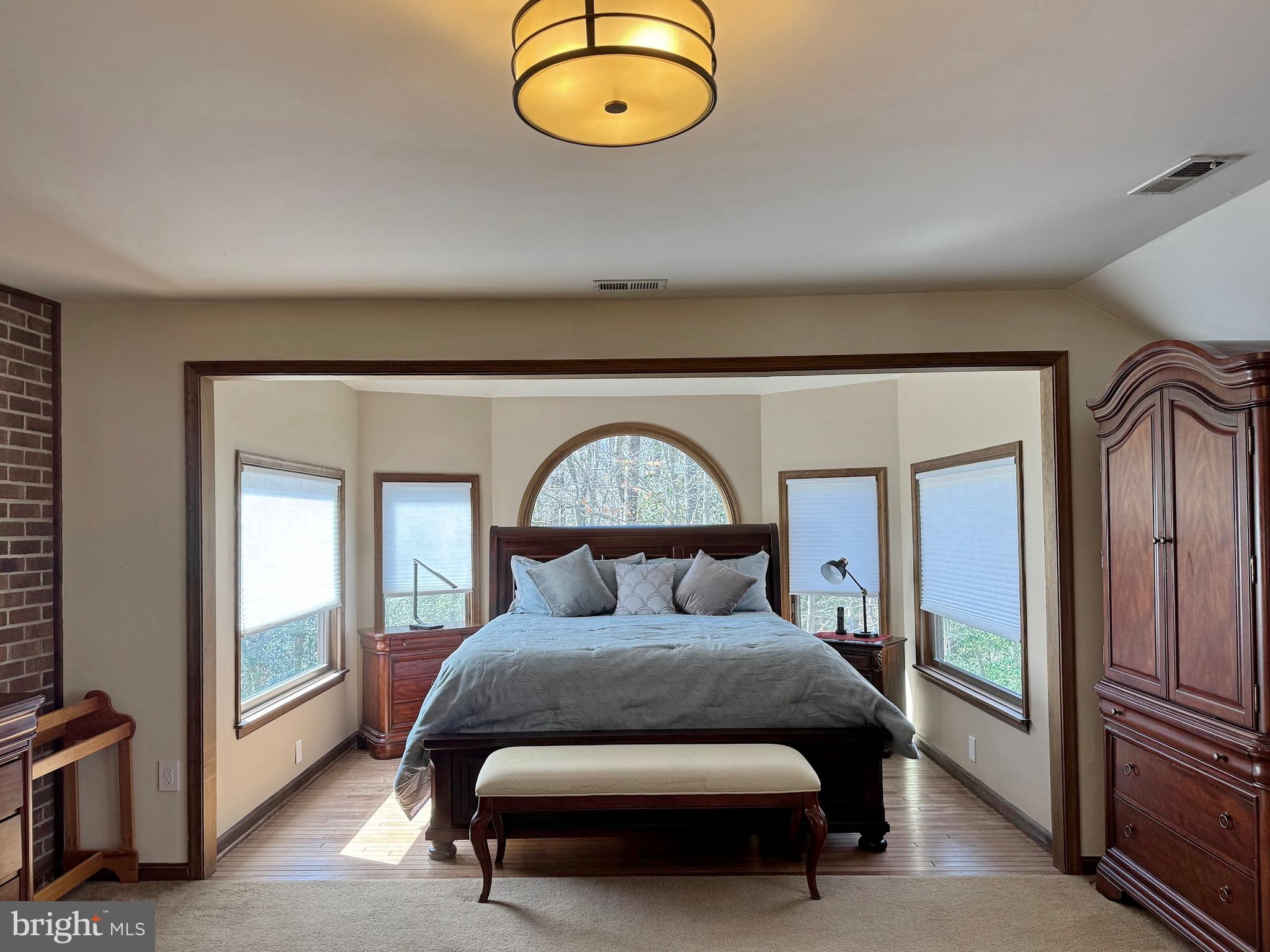 CAERNARVON WOODS - Residential