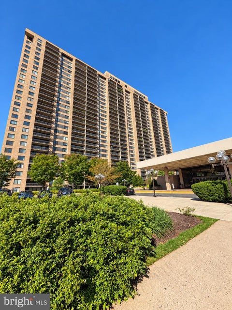 Photo of 3701 S George Mason Drive #314-N, FALLS CHURCH, VA 22041 (MLS # VAFX2346440)