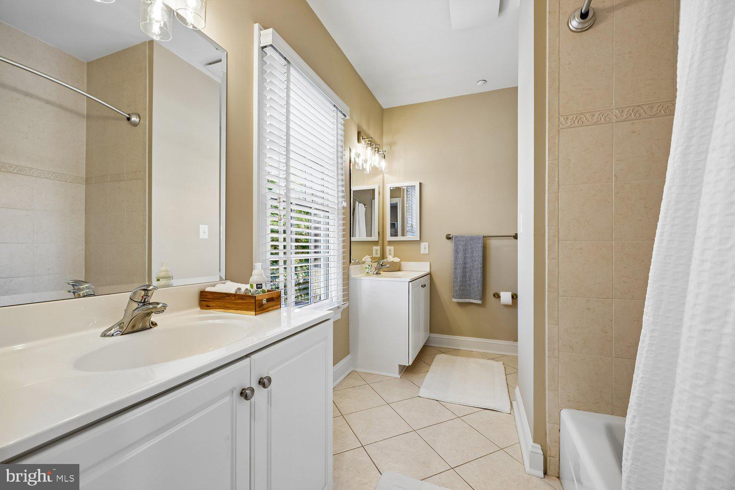 TRAVILAH MEADOWS - Residential