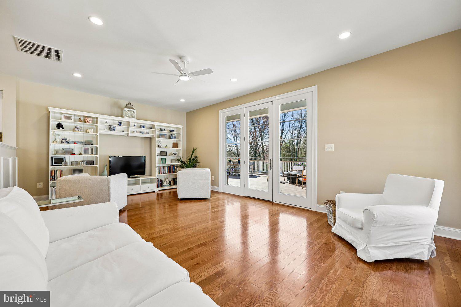 TRAVILAH MEADOWS - Residential