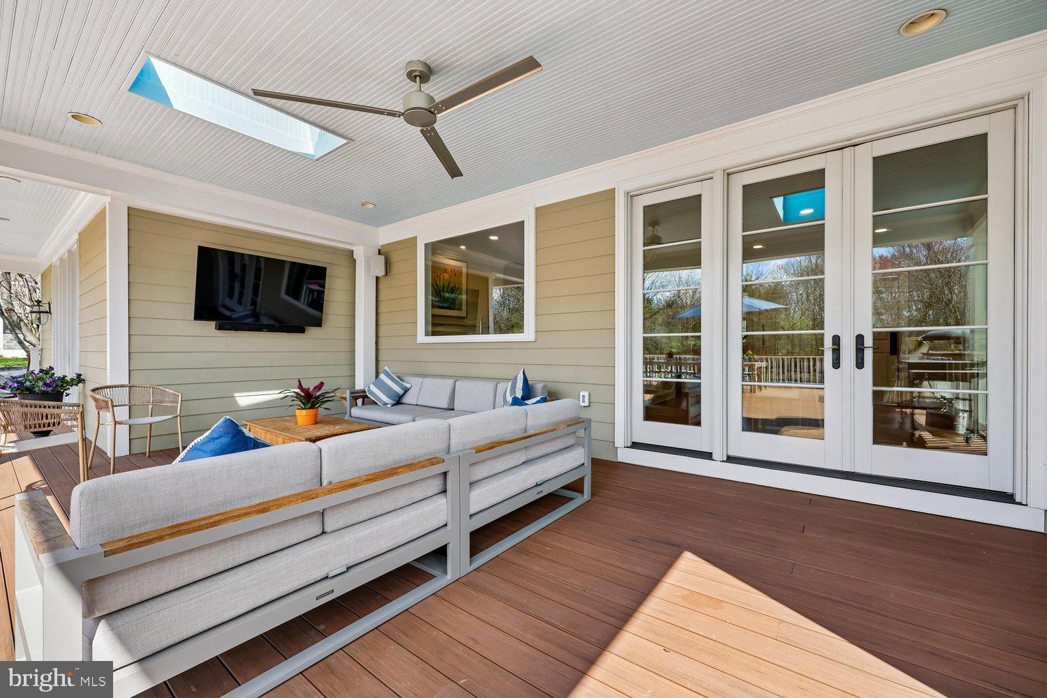 TRAVILAH MEADOWS - Residential