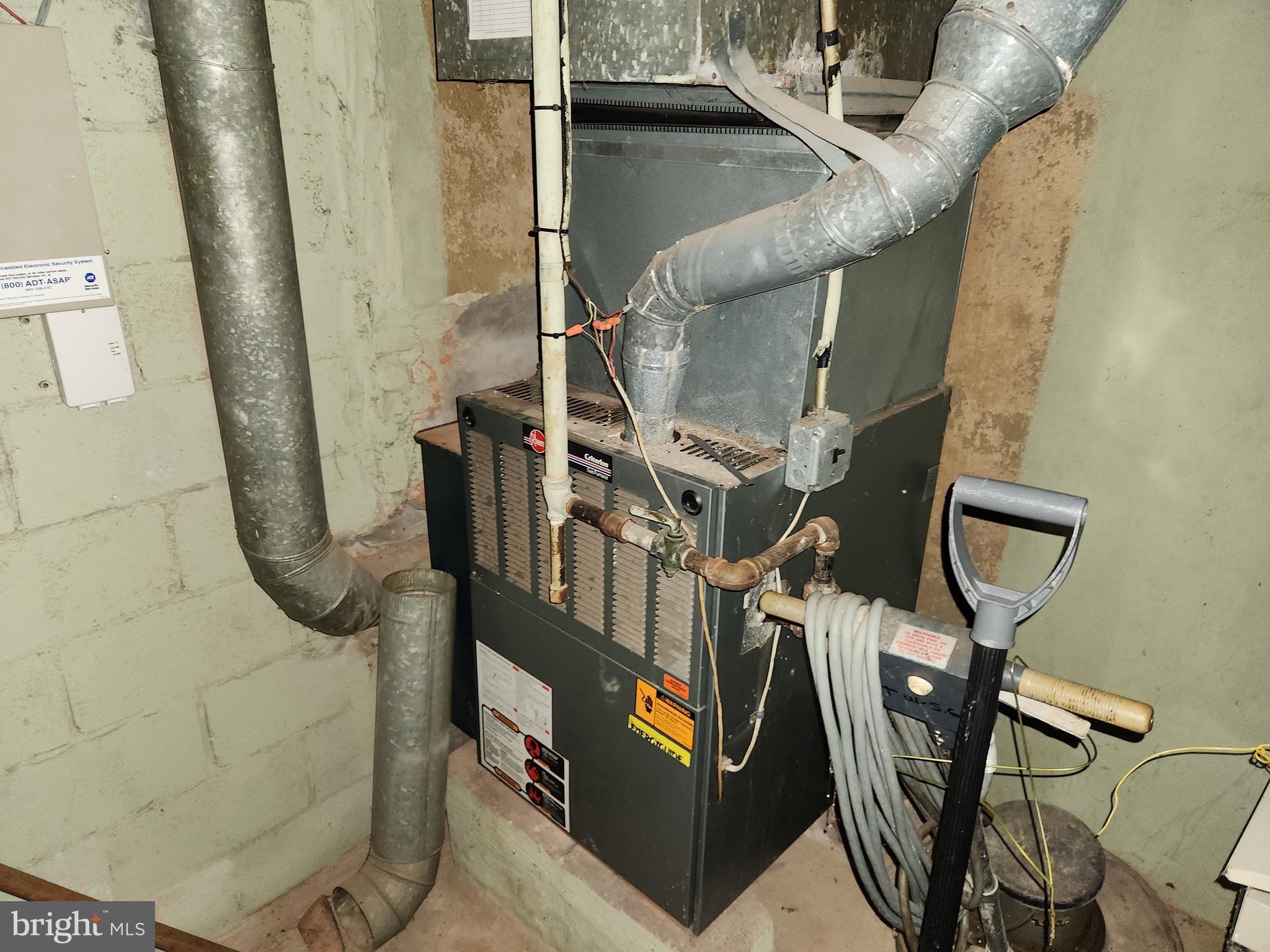 WALTHERSON - Commercial Sale