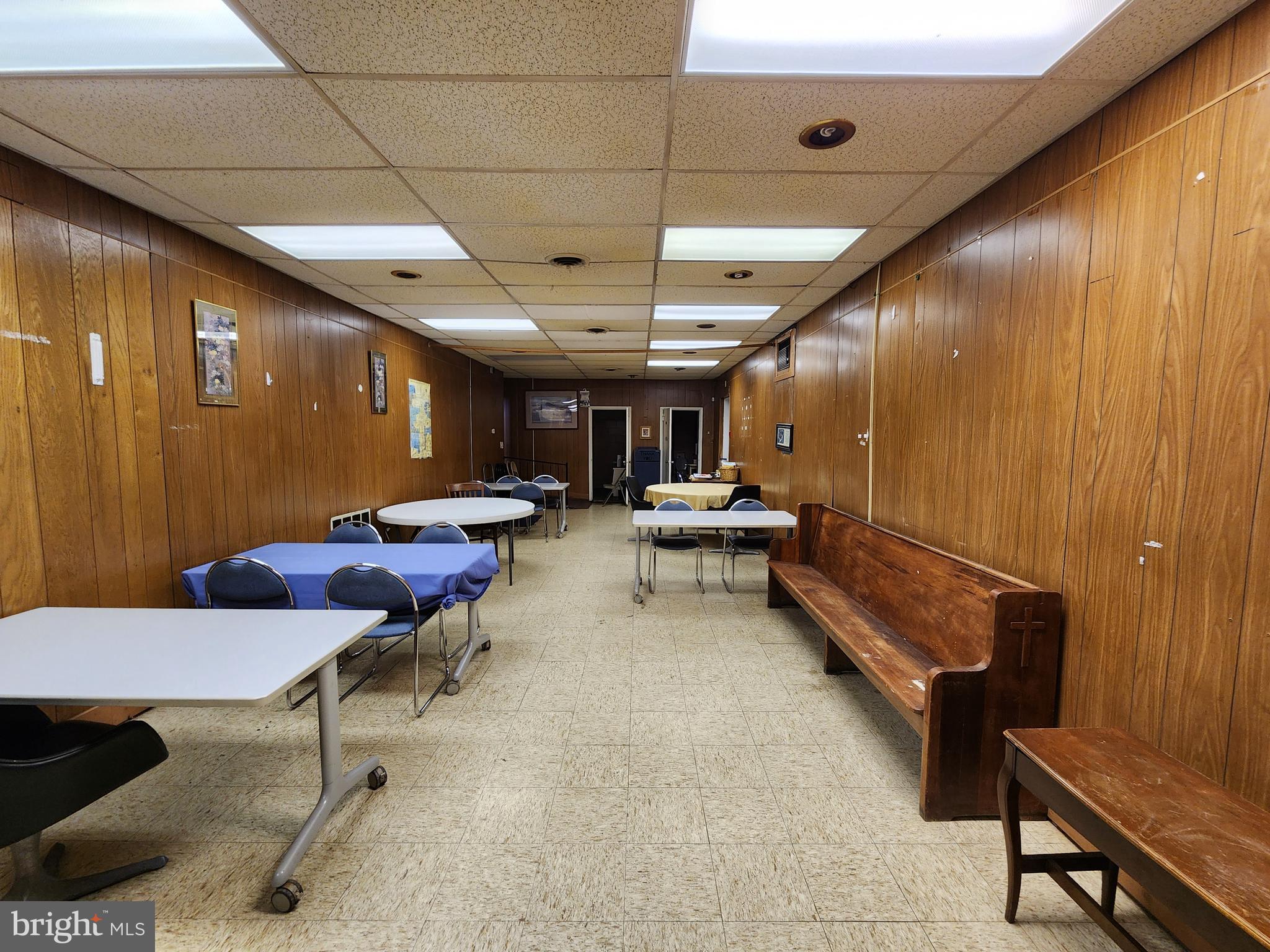 WALTHERSON - Commercial Sale