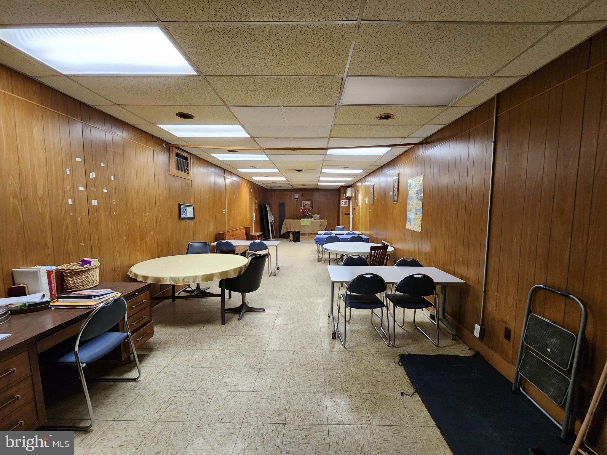 WALTHERSON - Commercial Sale