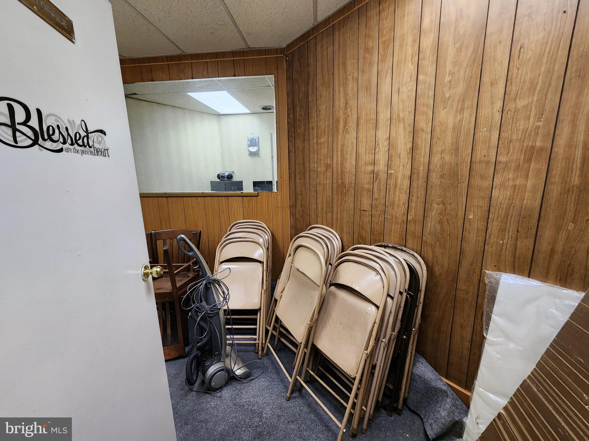 WALTHERSON - Commercial Sale