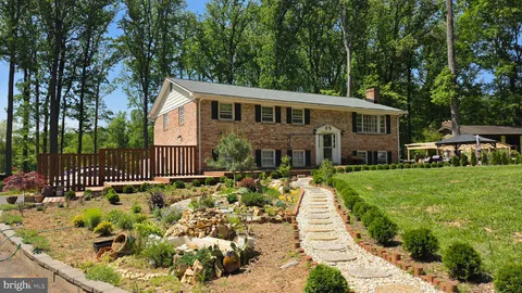 5104 Gunpowder Road, Fairfax, VA MLS: VAFX2311404