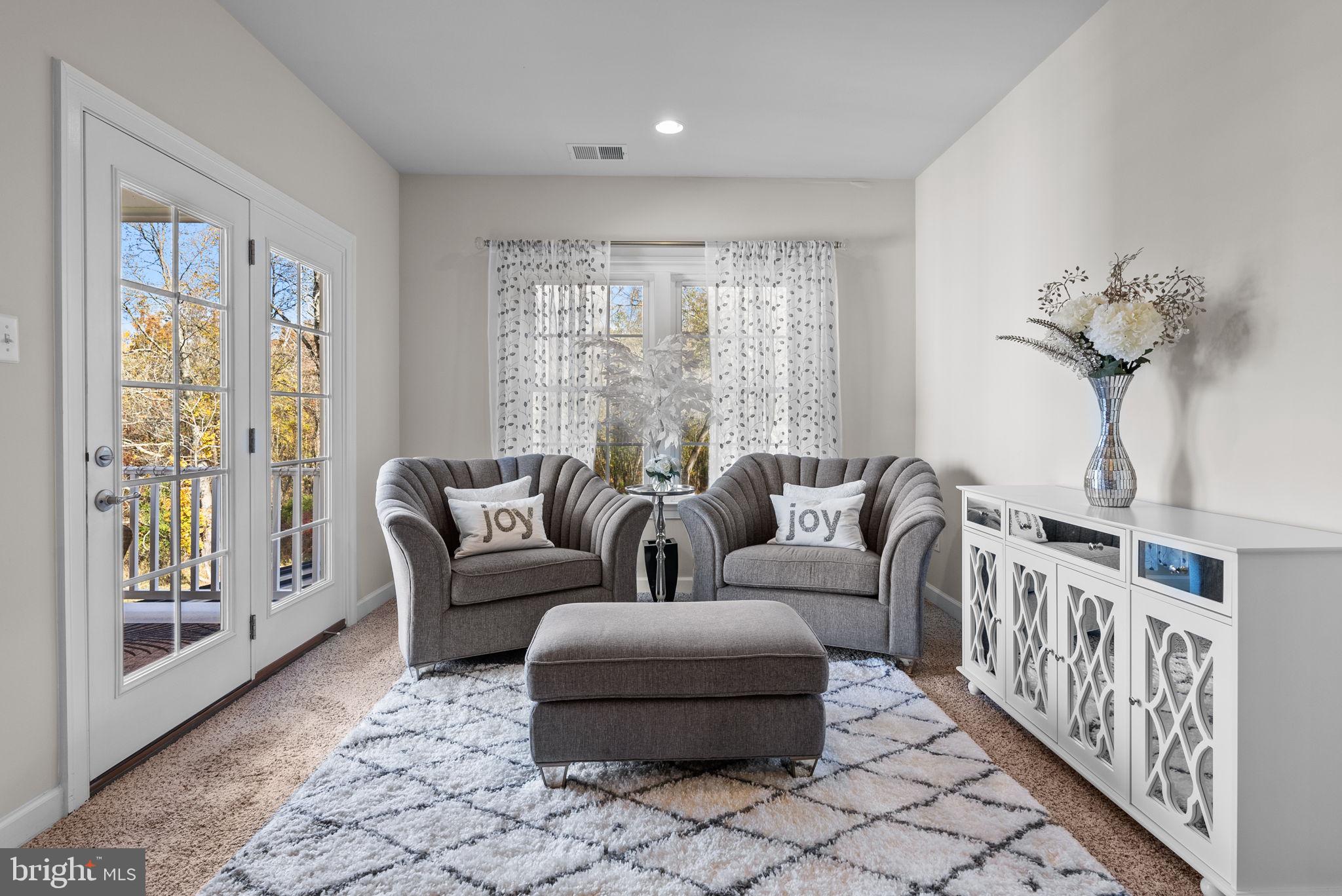 WARRINGTON SPRINGS - Residential