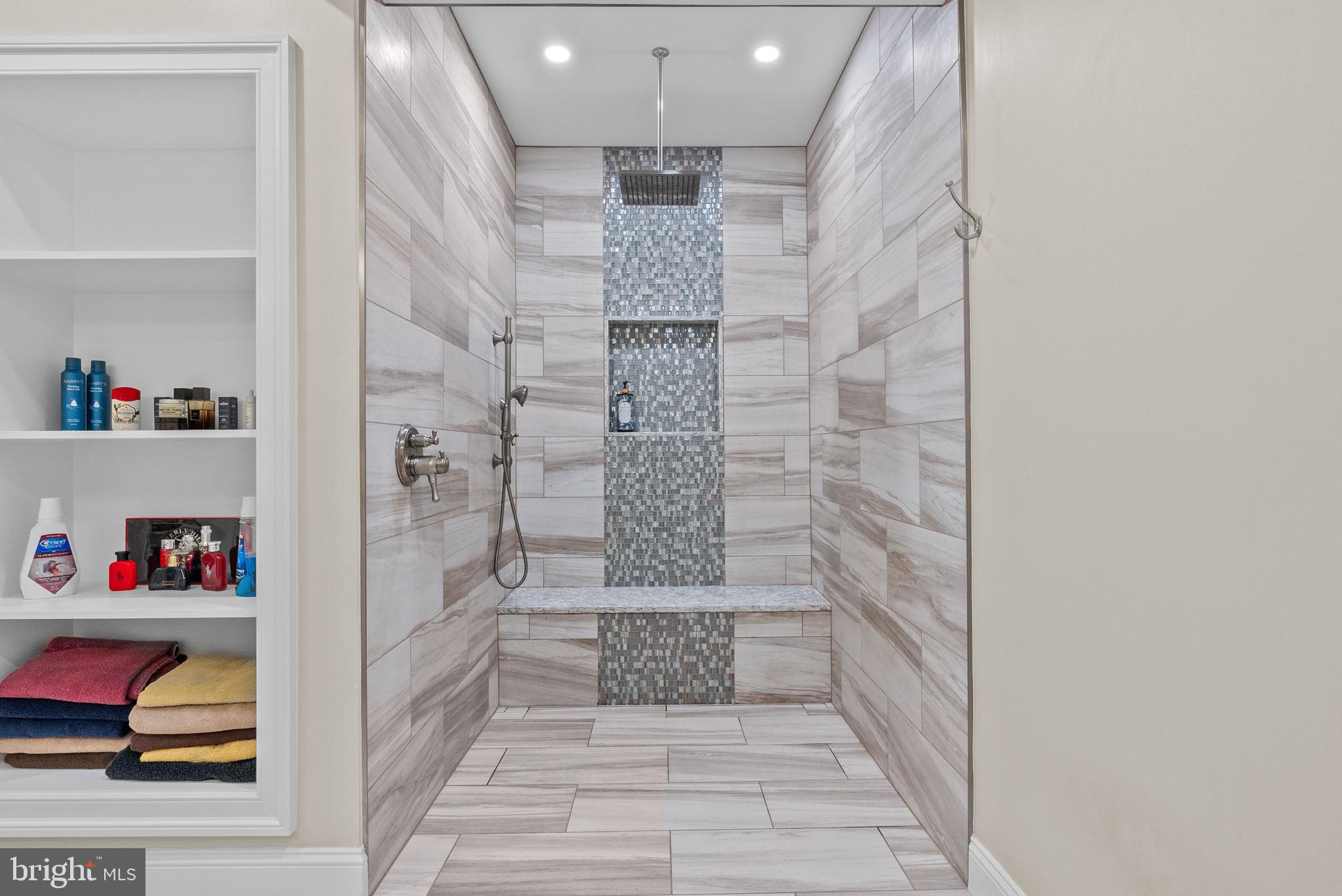 WARRINGTON SPRINGS - Residential