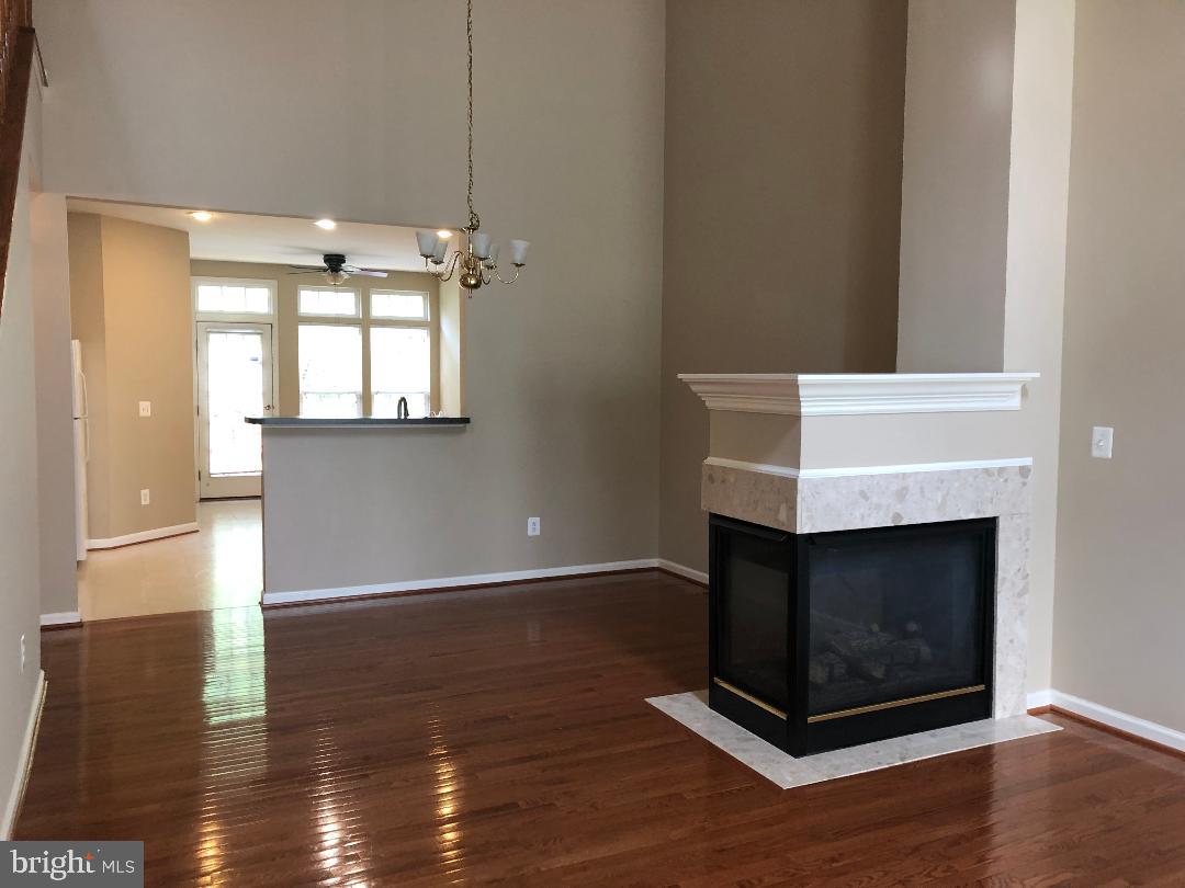 ASHBURN VILLAGE - Residential Lease