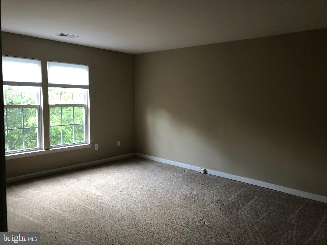 ASHBURN VILLAGE - Residential Lease