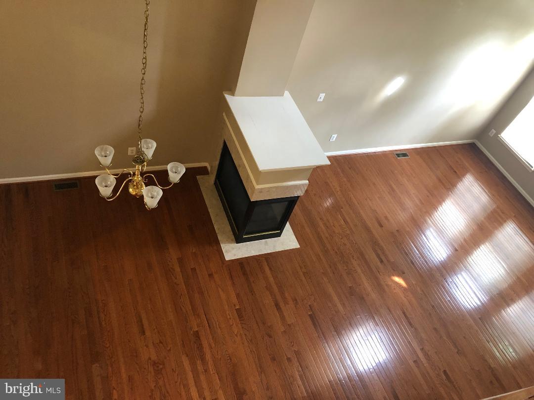 ASHBURN VILLAGE - Residential Lease