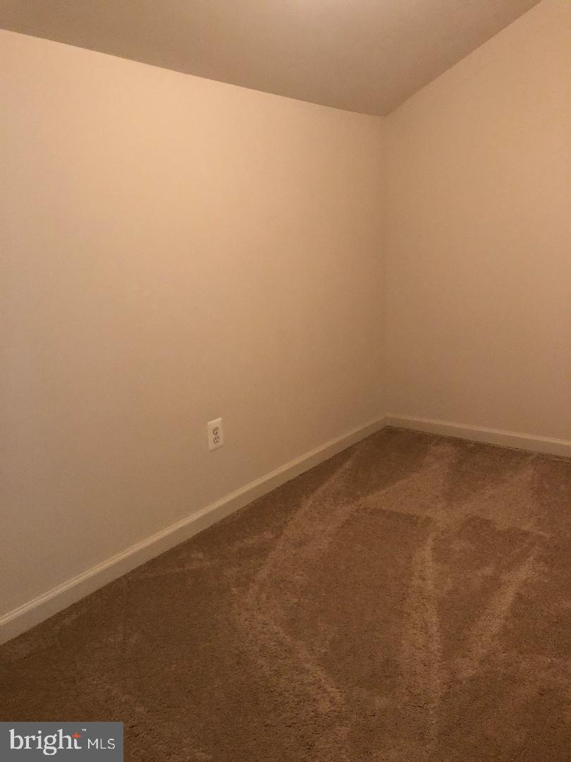 ASHBURN VILLAGE - Residential Lease