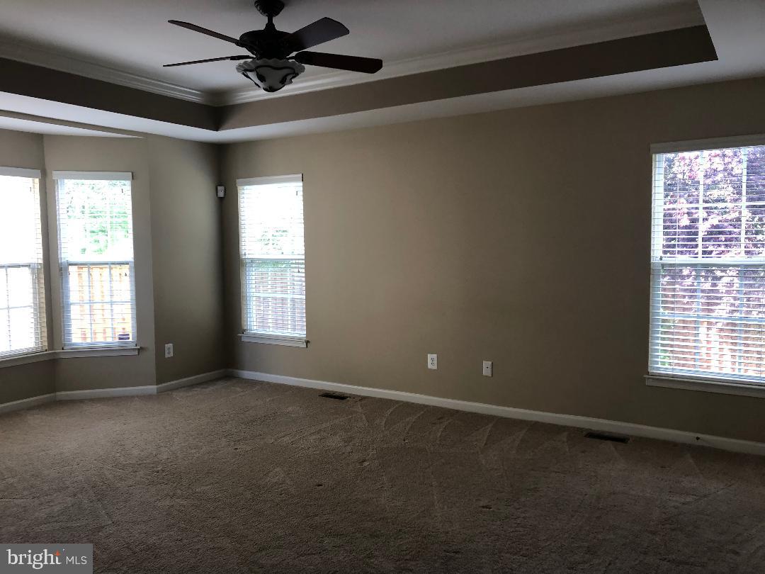 ASHBURN VILLAGE - Residential Lease