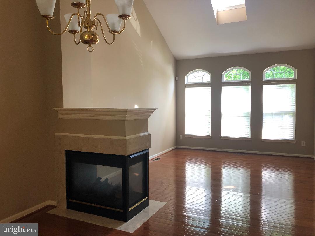 ASHBURN VILLAGE - Residential Lease