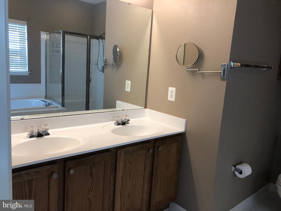 ASHBURN VILLAGE - Residential Lease