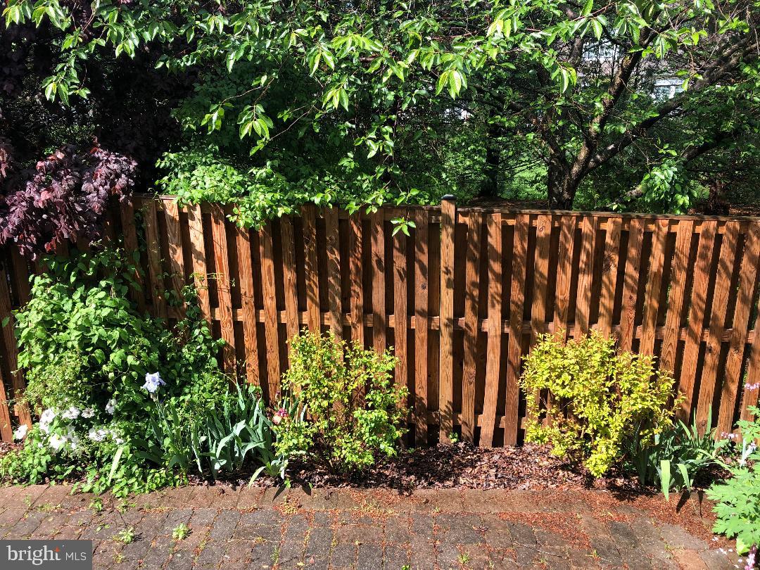 ASHBURN VILLAGE - Residential Lease