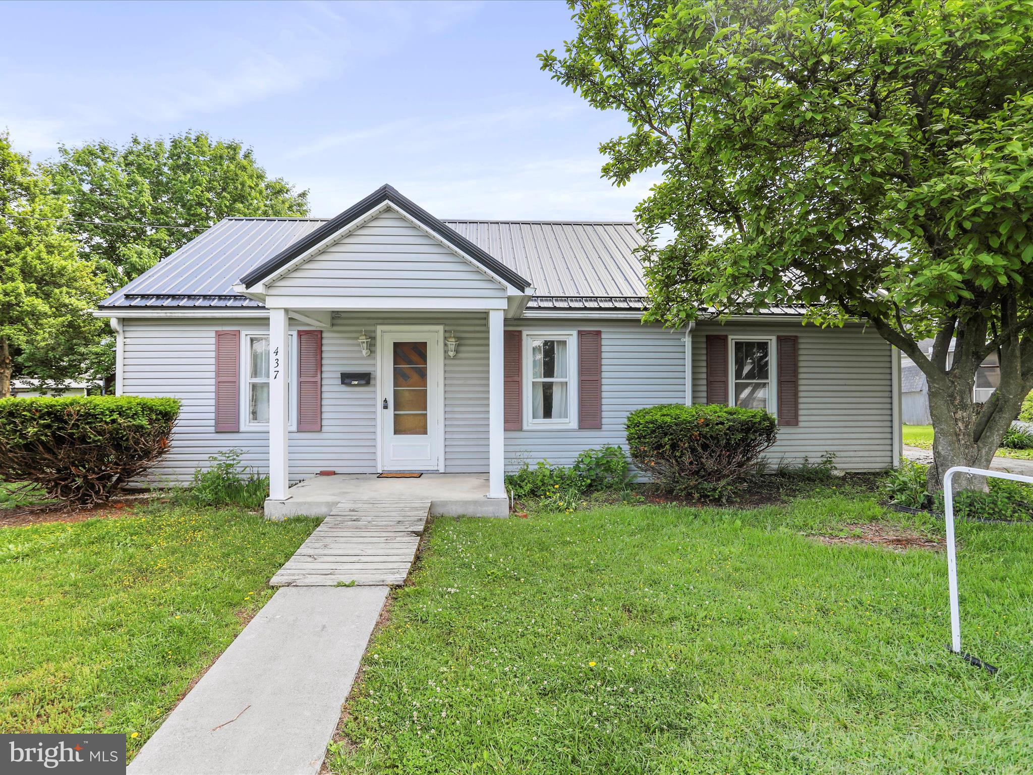437 EVERETT PLACE