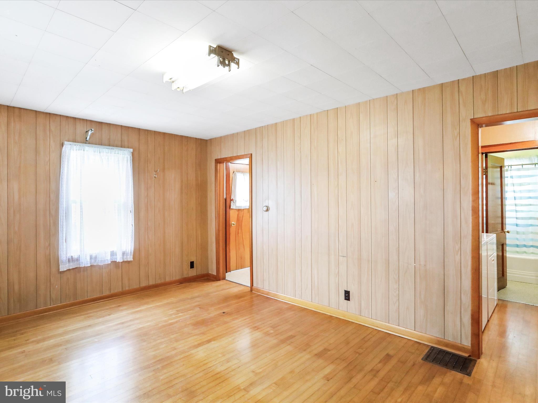 437 EVERETT PLACE