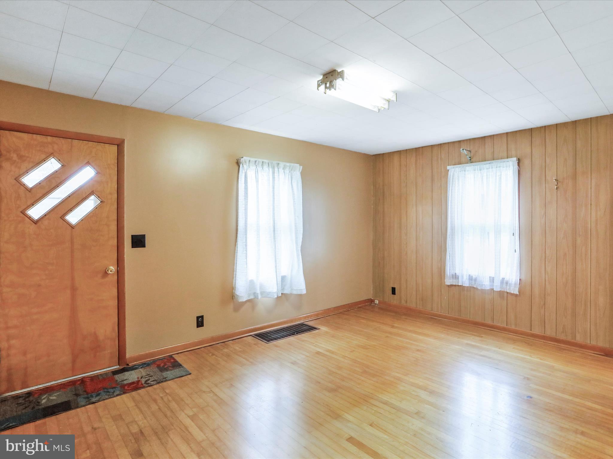 437 EVERETT PLACE