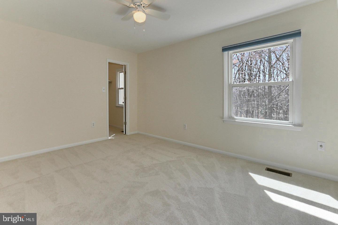 CIRCLE WOODS - Residential Lease