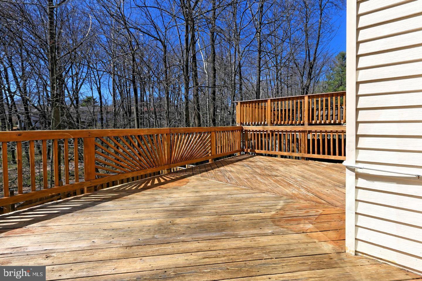 CIRCLE WOODS - Residential Lease