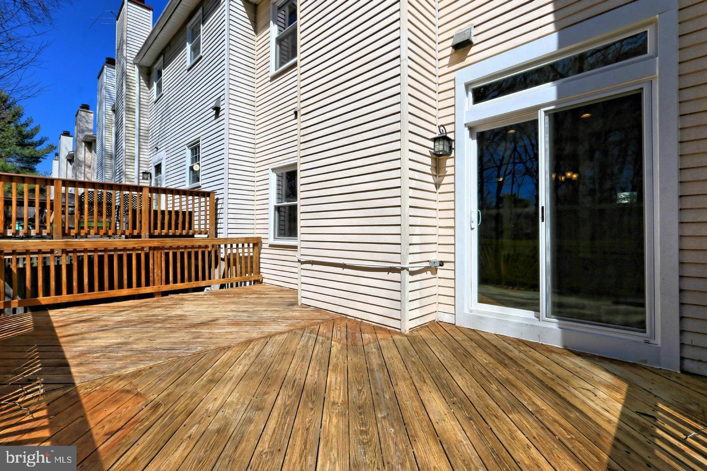 CIRCLE WOODS - Residential Lease