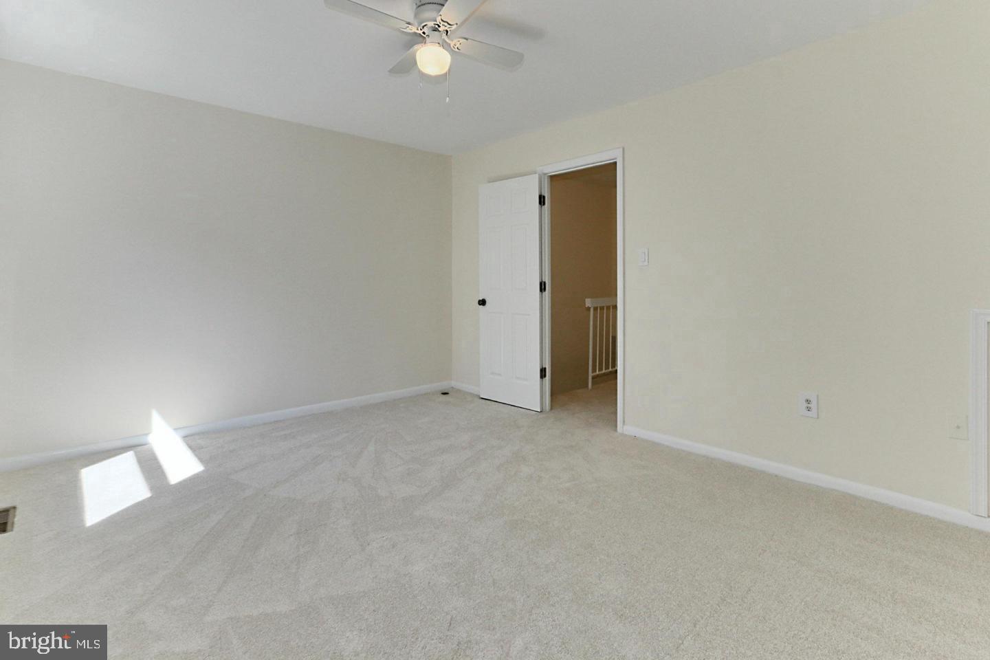 CIRCLE WOODS - Residential Lease