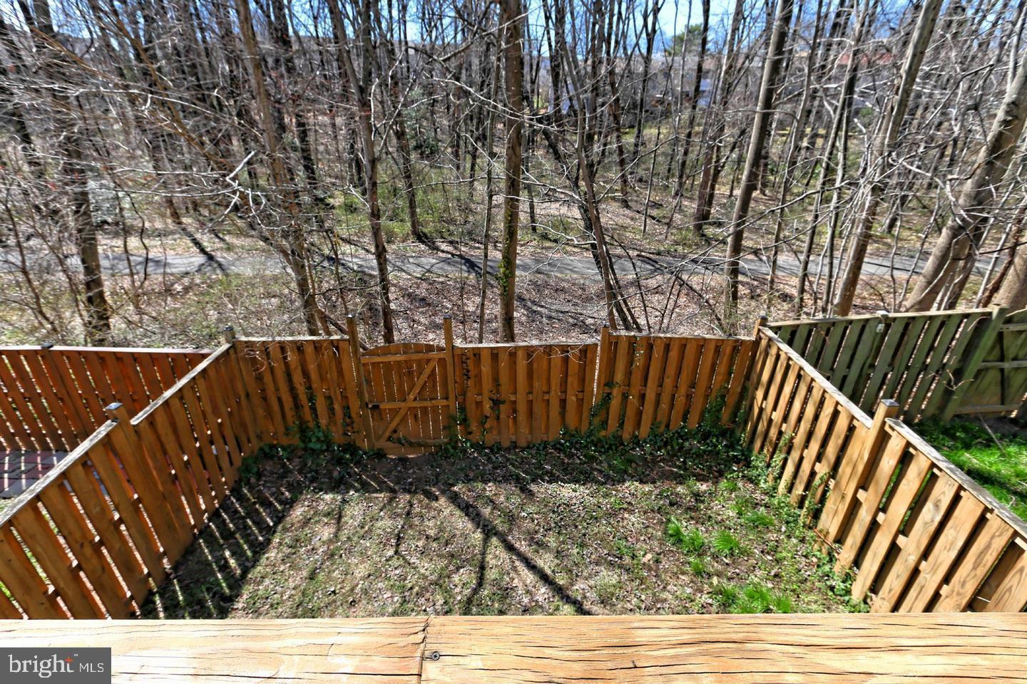 CIRCLE WOODS - Residential Lease