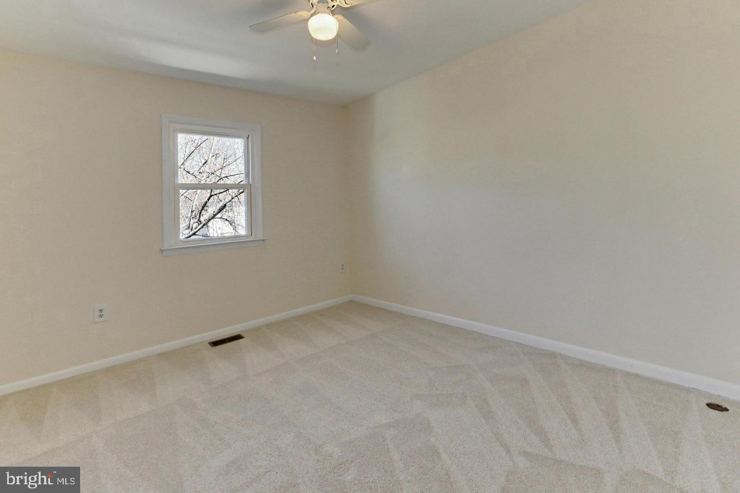 CIRCLE WOODS - Residential Lease