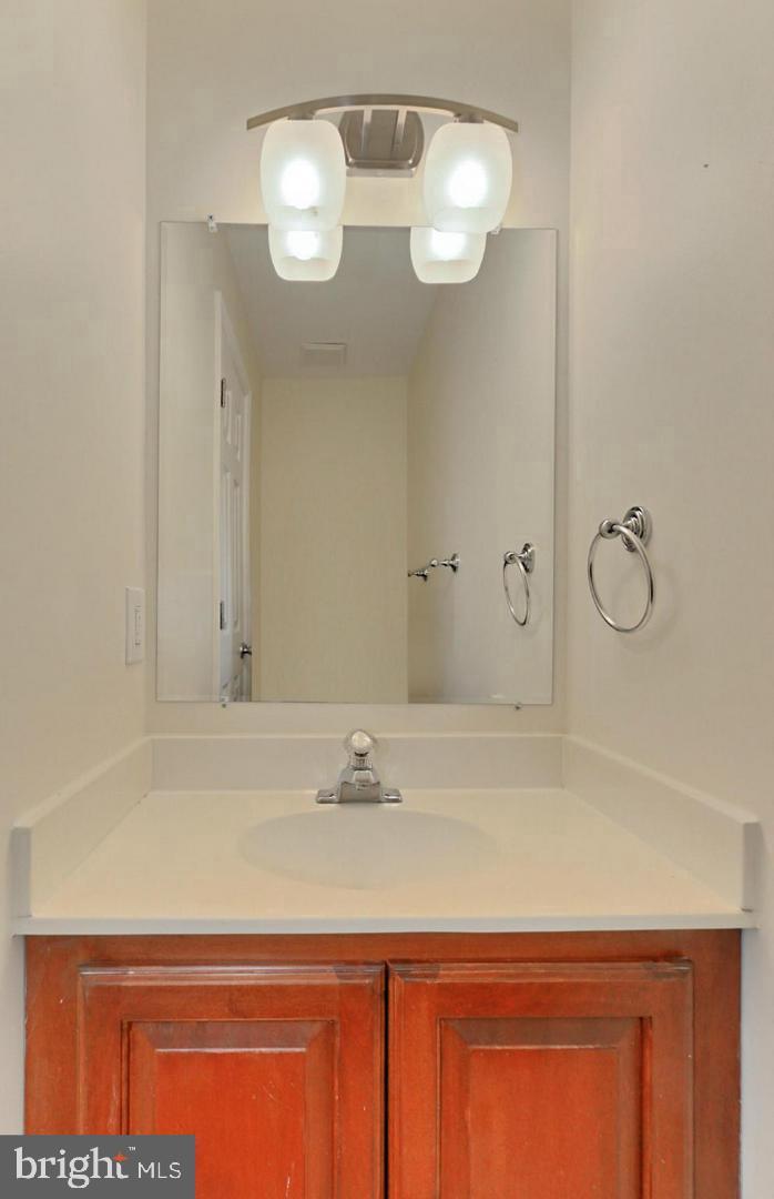 CIRCLE WOODS - Residential Lease