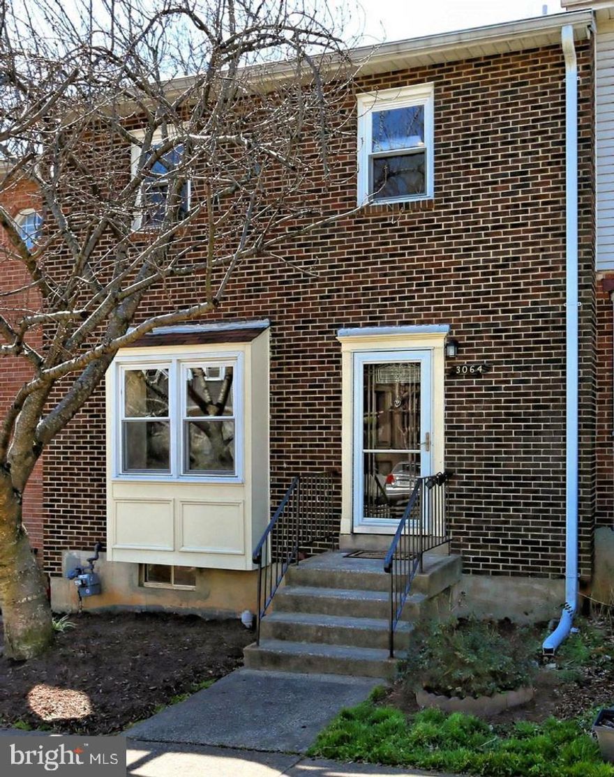 Dream location for commuters and everyone!  Short Walk to Vienna Metro and Providence Rec Center. Well Maintained beautiful TH with 3 finished levels and huge walk out deck. 3-4 Bedrooms and 3.5 Bath.  2 Reserved parking spaces at the front door.  Community pool ($45 per season at tenant's cost). Easy access to I-66 and I-495. Walking distance to shopping center, restaurants and supermarkets. It is a great opportunity you do not want to miss!!