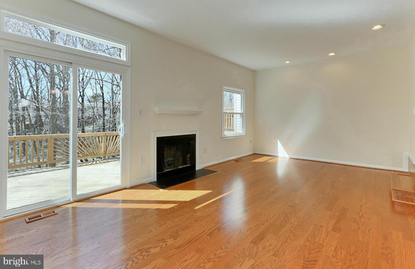 CIRCLE WOODS - Residential Lease