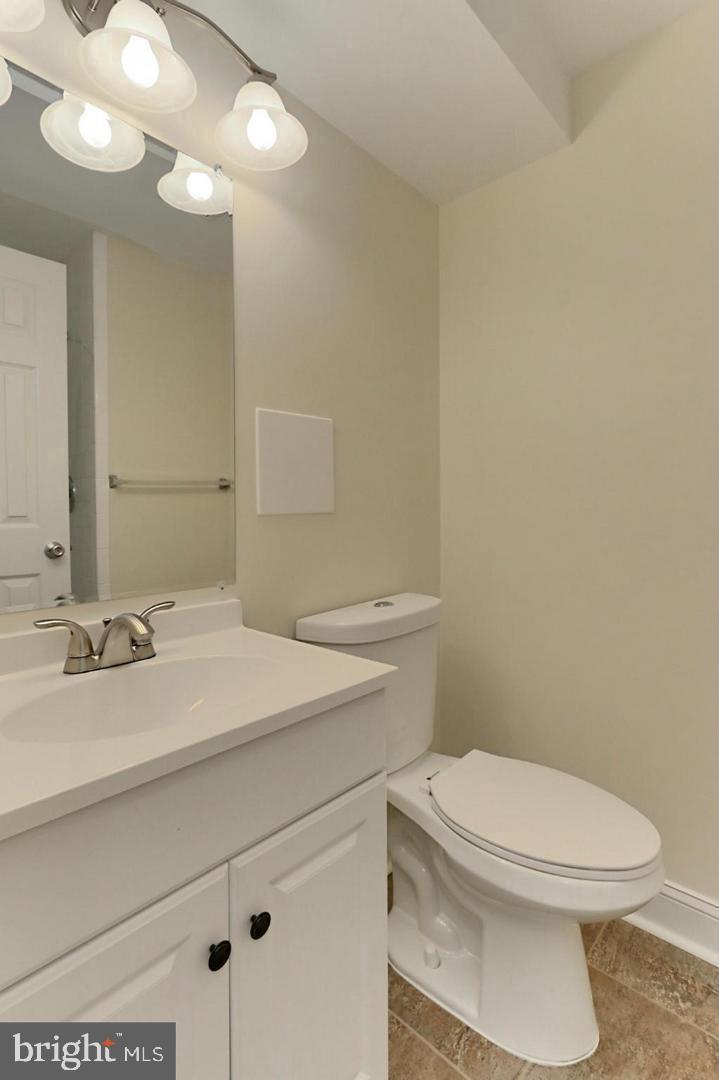 CIRCLE WOODS - Residential Lease