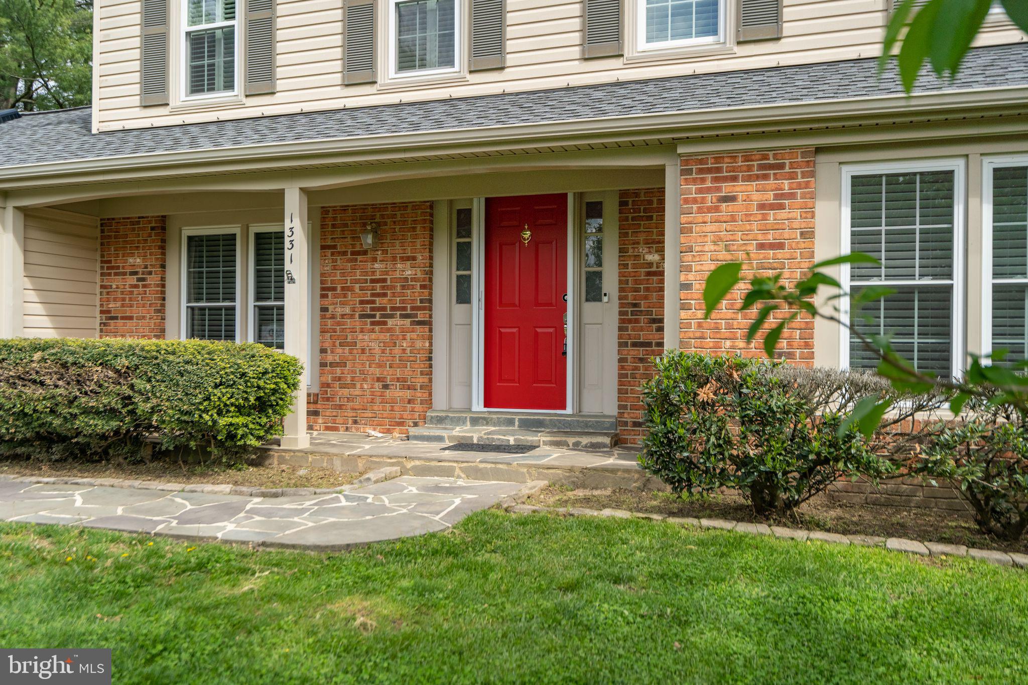 TOWLSTON MEADOWS - Residential Lease