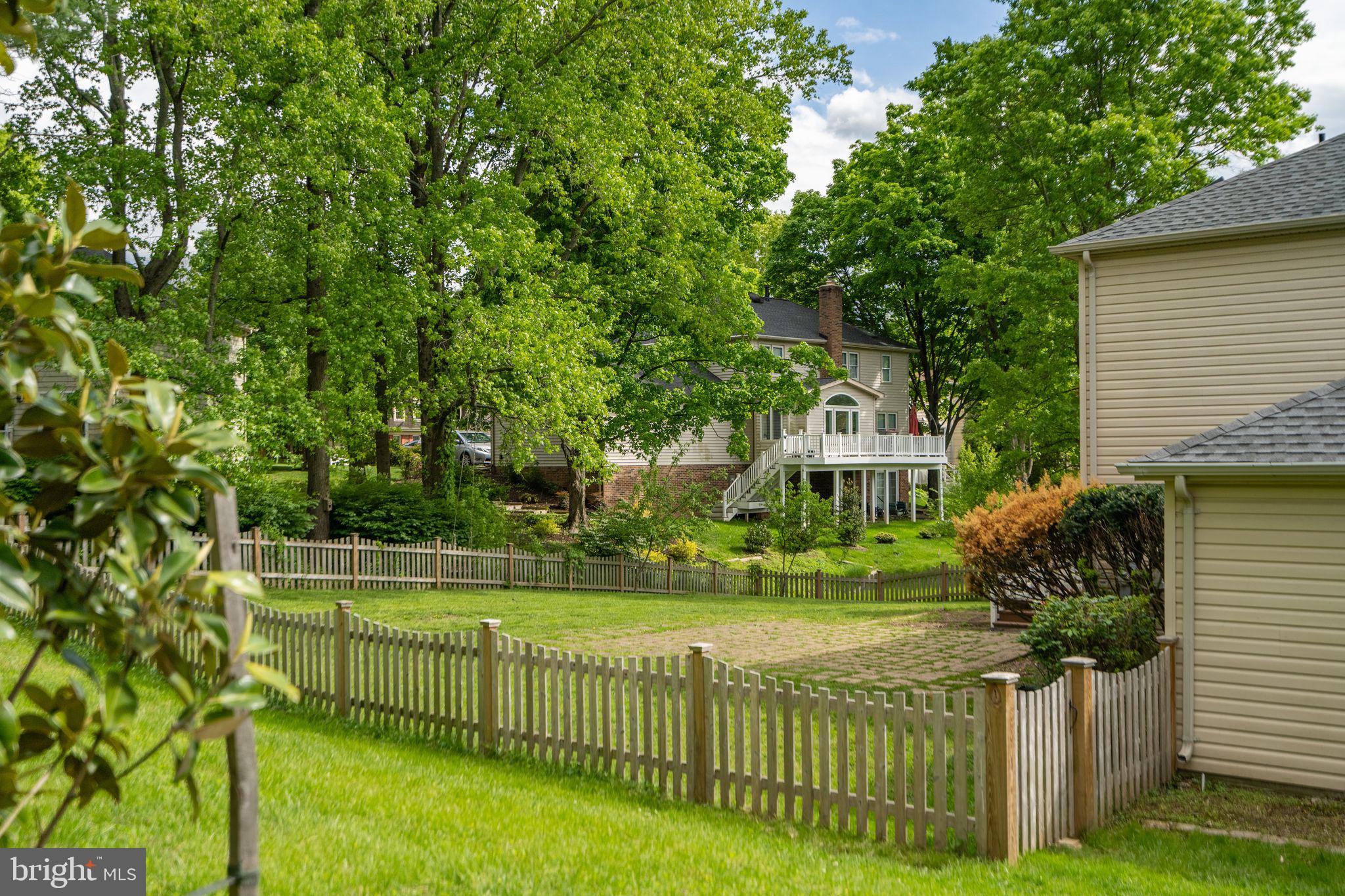 TOWLSTON MEADOWS - Residential Lease