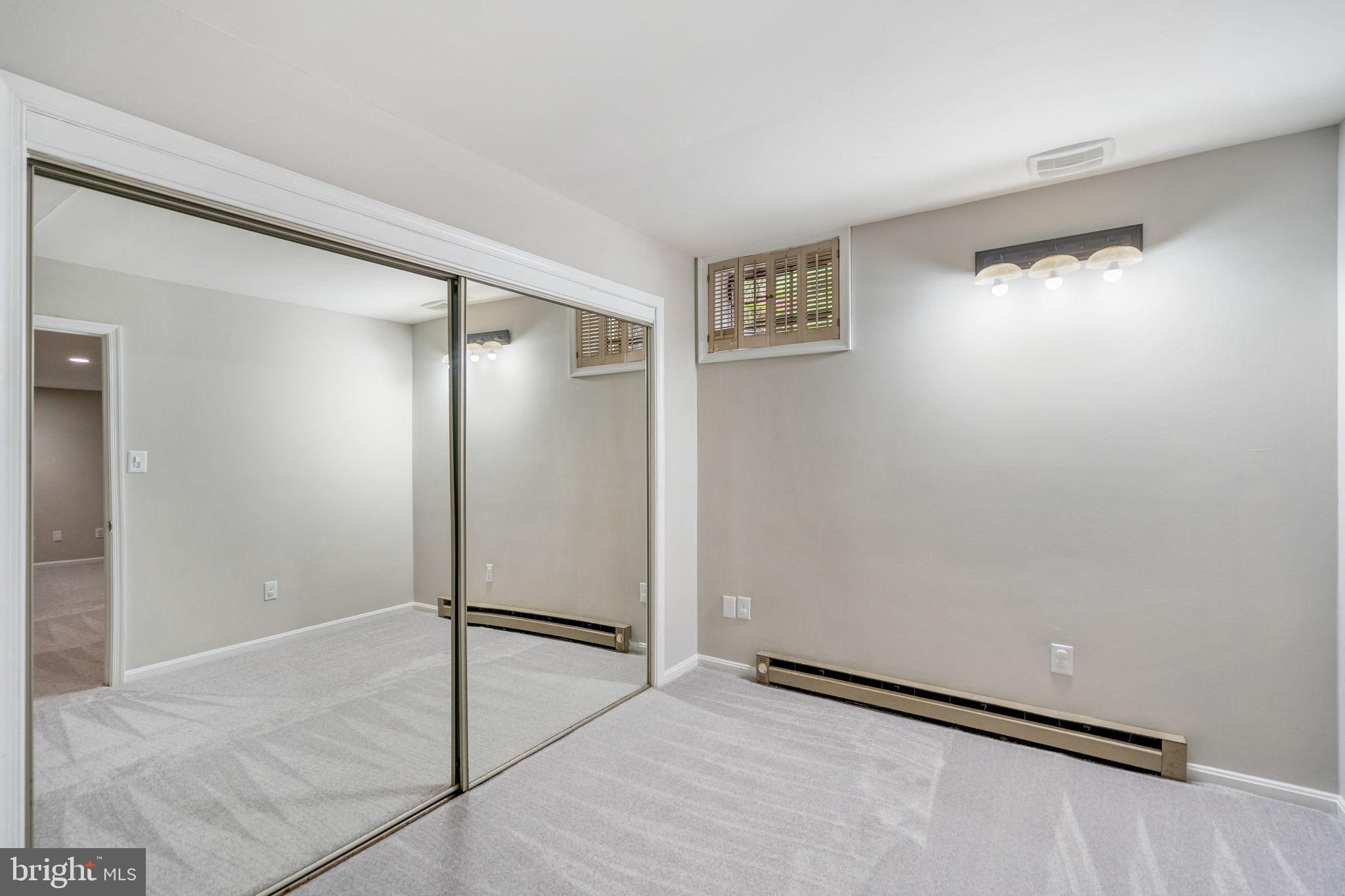 TOWLSTON MEADOWS - Residential Lease