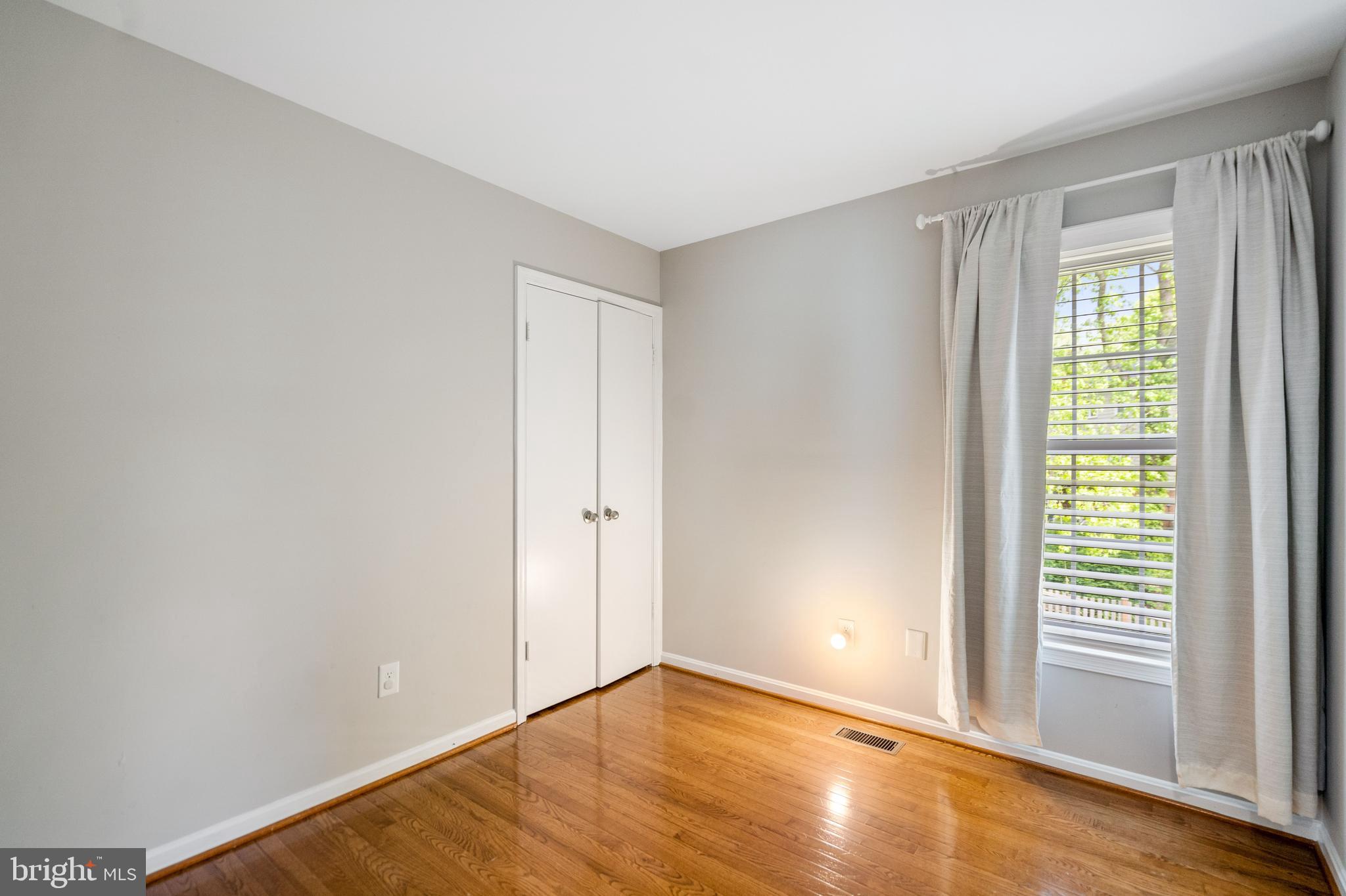 TOWLSTON MEADOWS - Residential Lease