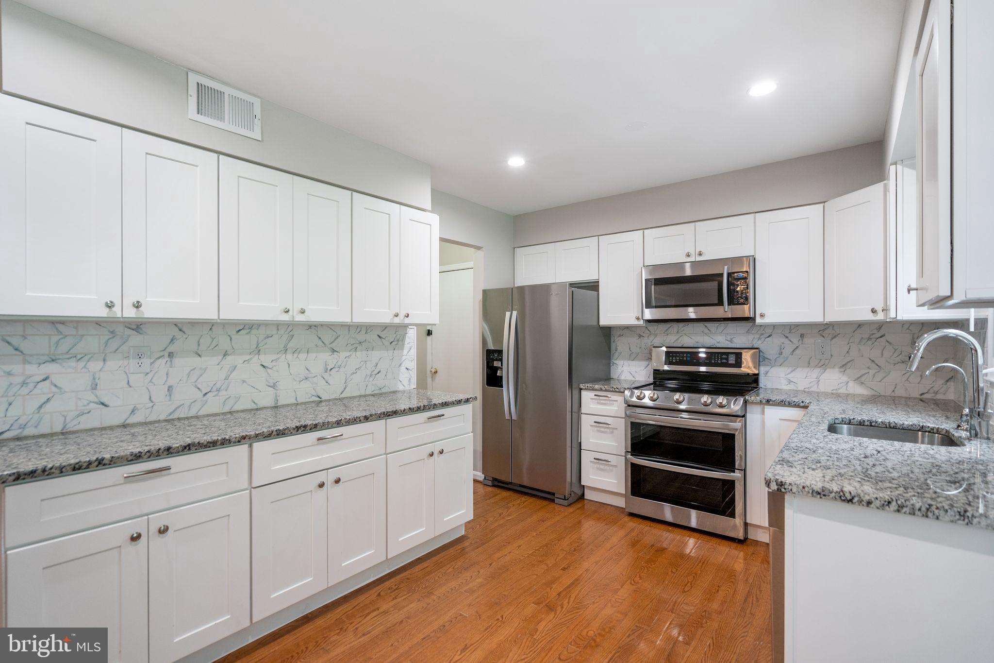 TOWLSTON MEADOWS - Residential Lease