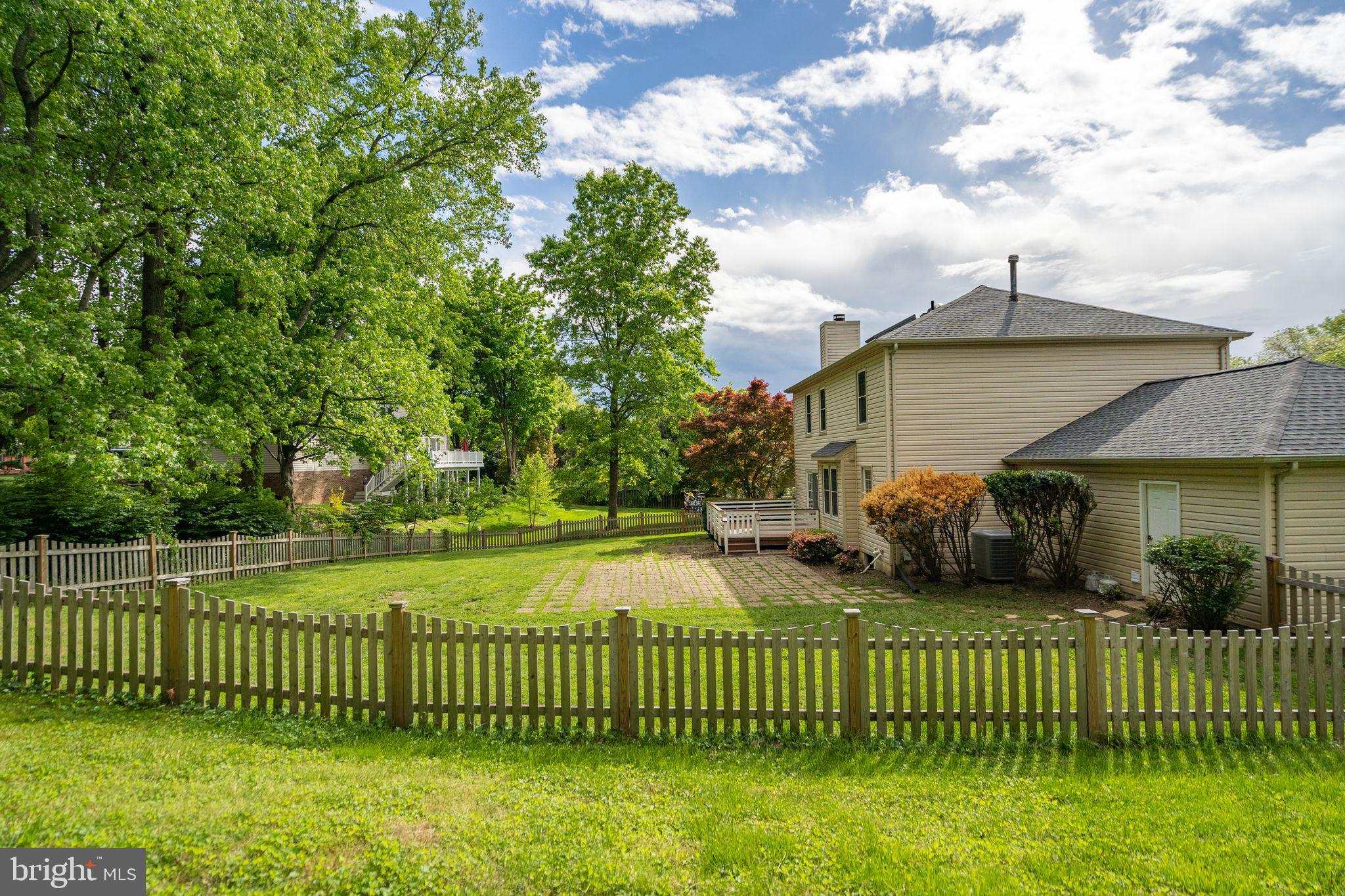 TOWLSTON MEADOWS - Residential Lease