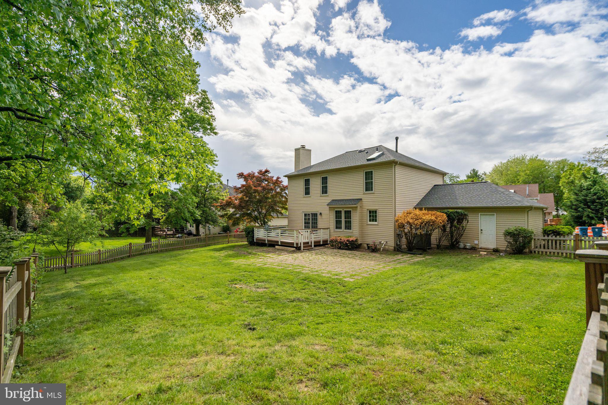 TOWLSTON MEADOWS - Residential Lease