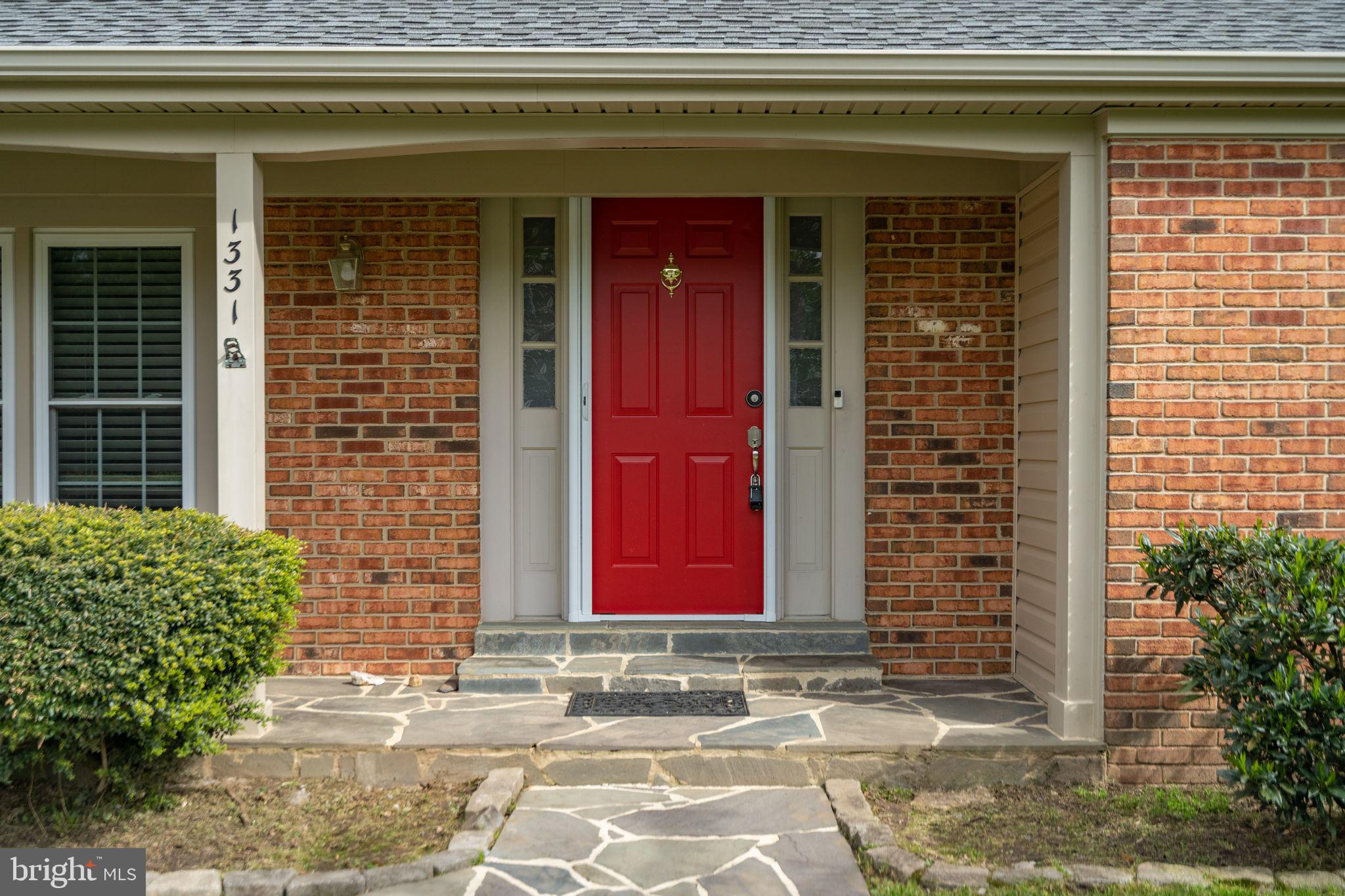 TOWLSTON MEADOWS - Residential Lease