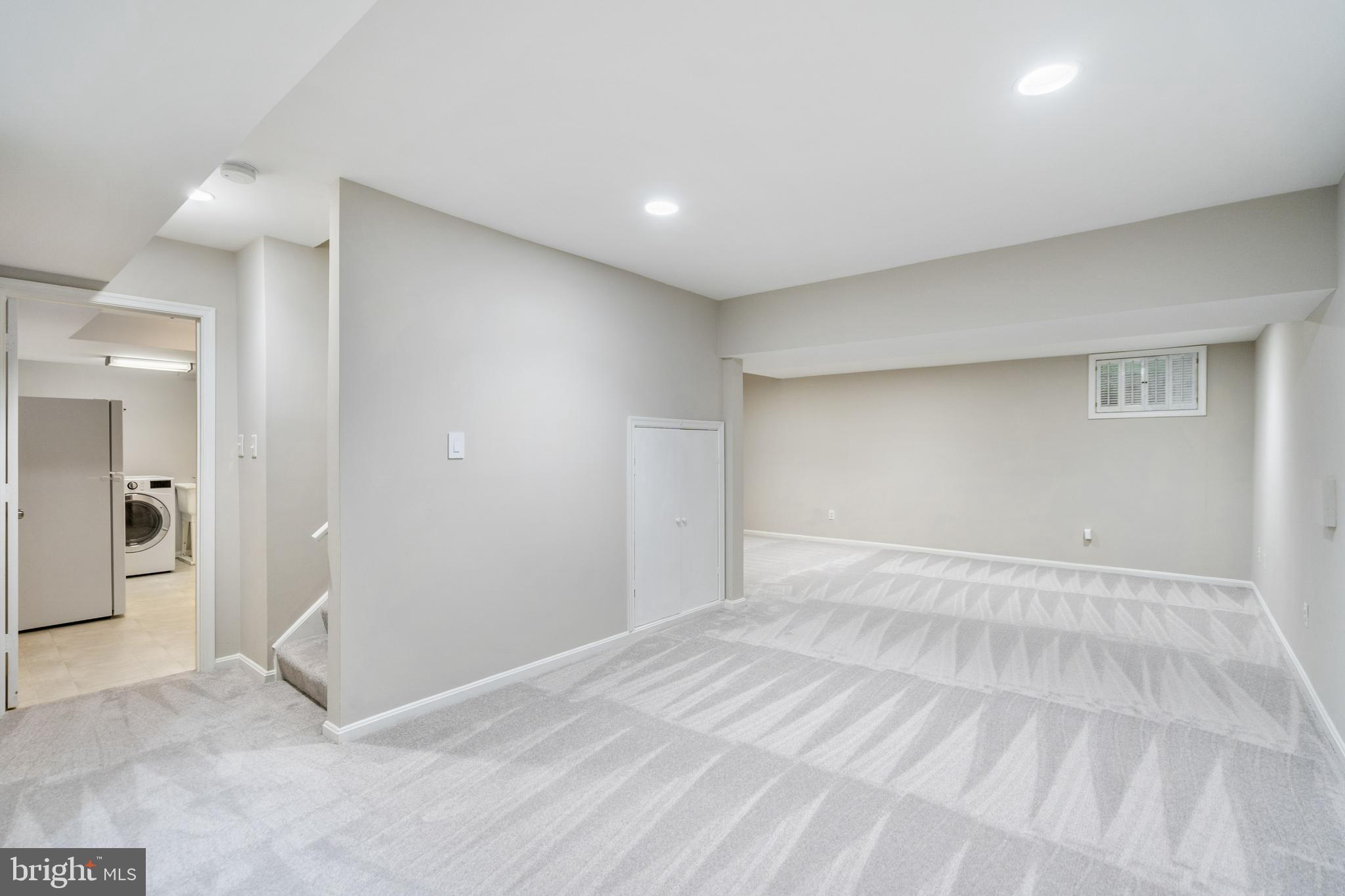 TOWLSTON MEADOWS - Residential Lease