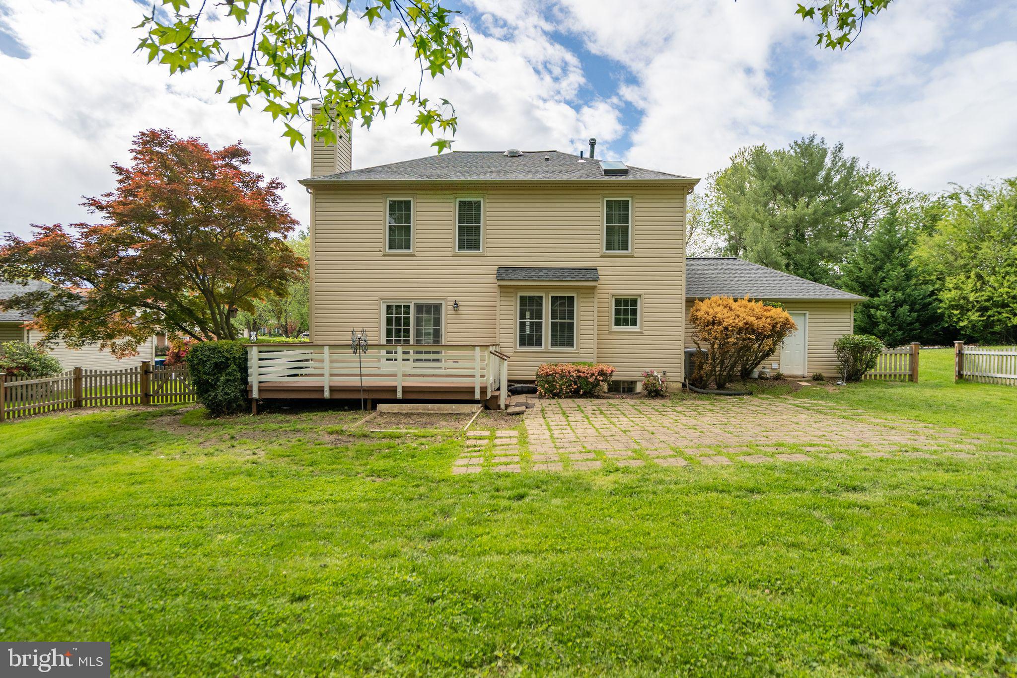 TOWLSTON MEADOWS - Residential Lease