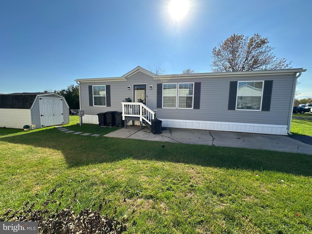 Photo of 44 Oak Knoll Estate, ELIZABETHTOWN, PA 17022 (MLS # PADA2051096)