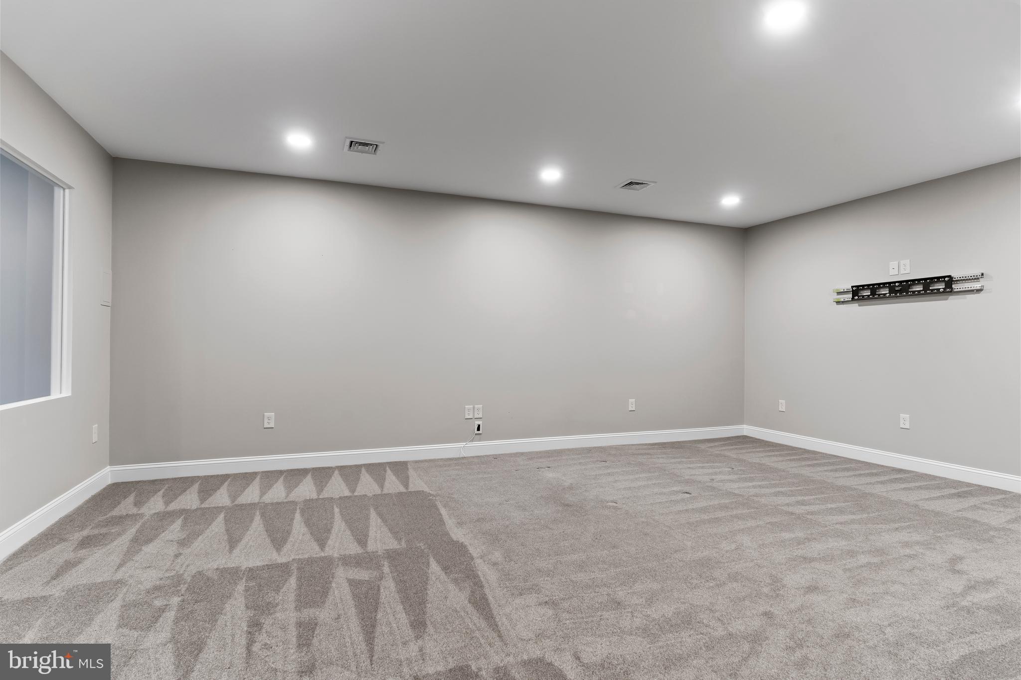 WENTWORTH ESTATES - Residential