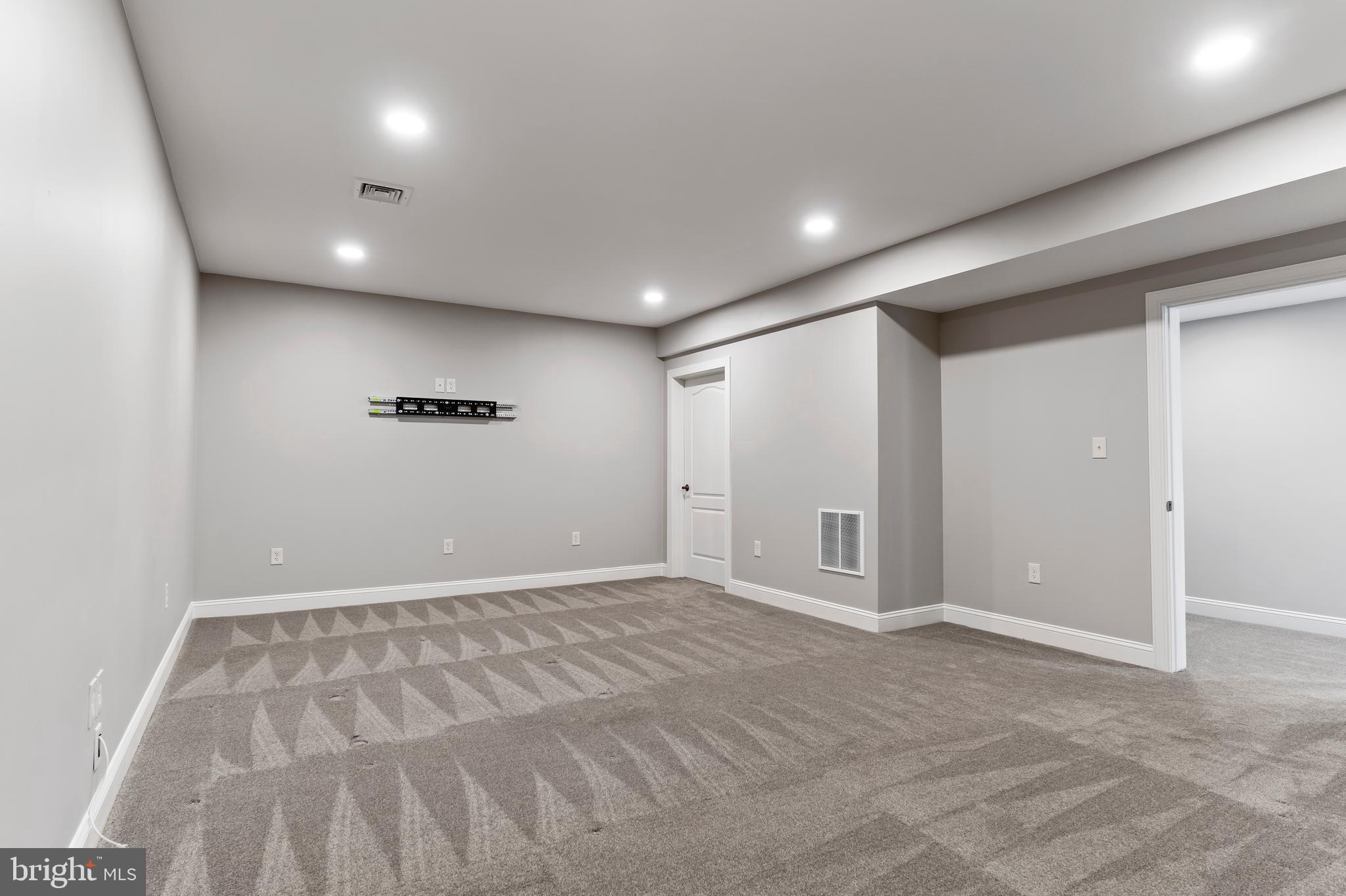 WENTWORTH ESTATES - Residential