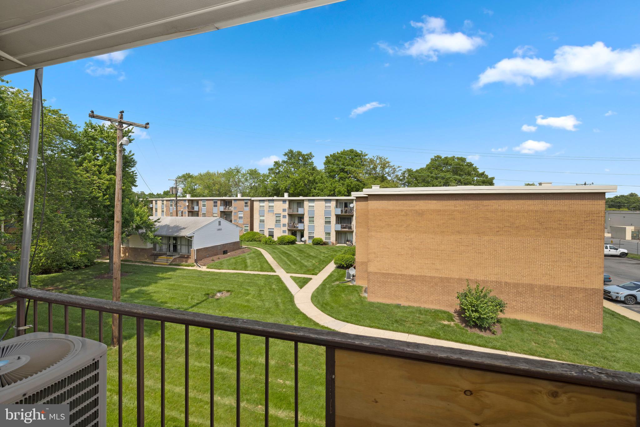 MARLOW TOWERS CONDOMINIUMS - Residential Lease